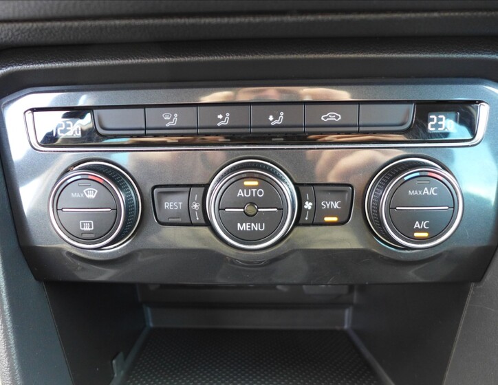 Volkswagen Tiguan 25