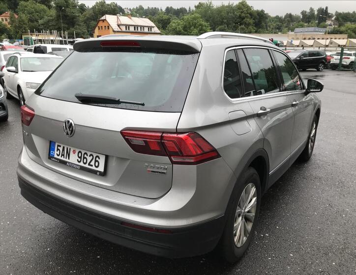 Volkswagen Tiguan 5