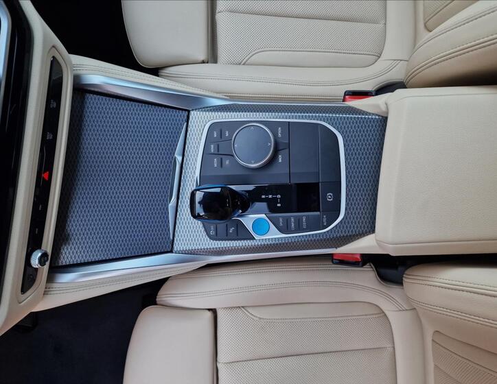 BMW i4 37