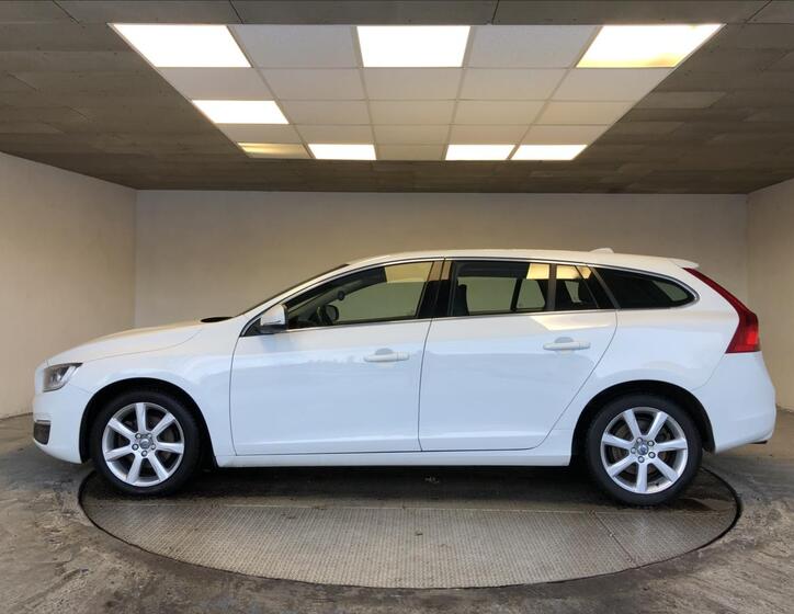 Volvo V60 4