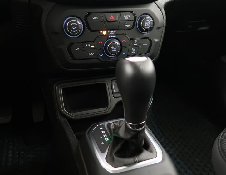 Jeep Renegade 18