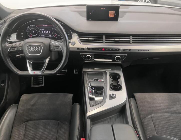 Audi Q7 5