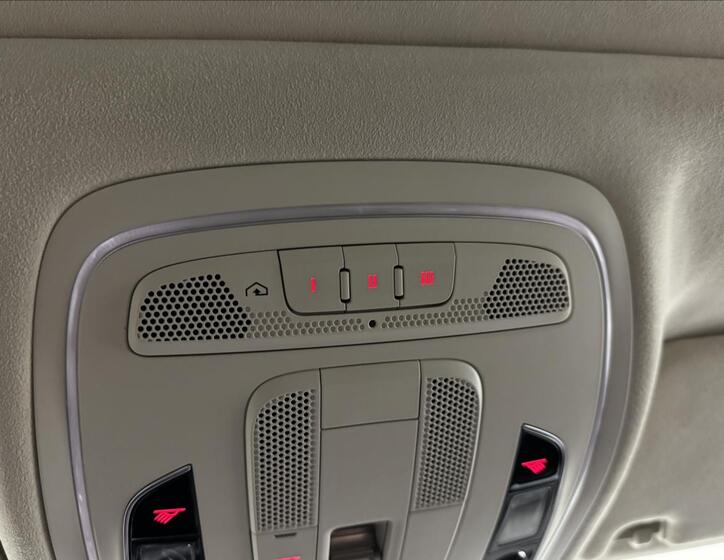 Audi A8 35