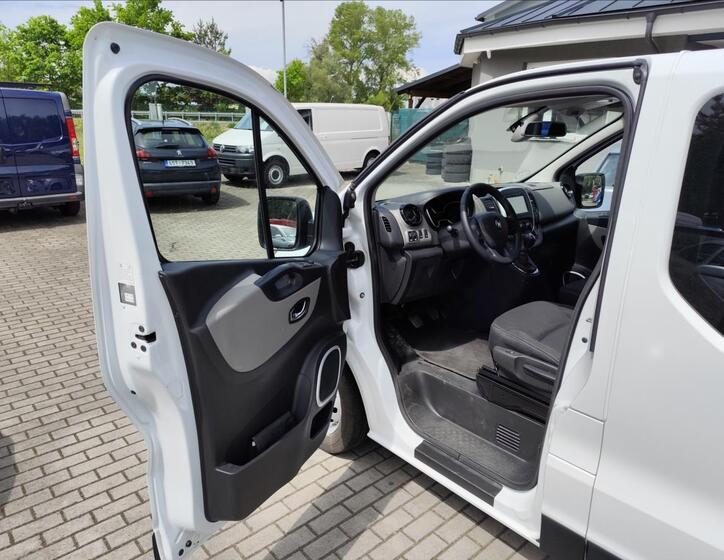 Renault Trafic 12