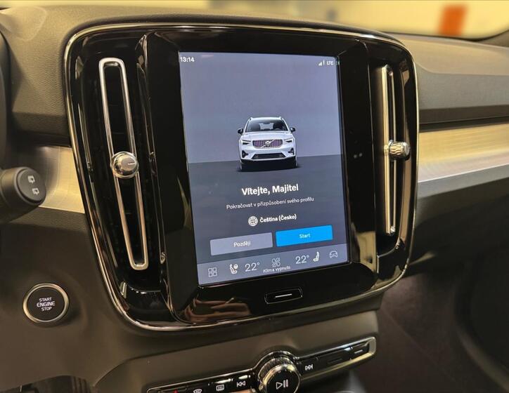 Volvo XC40 9