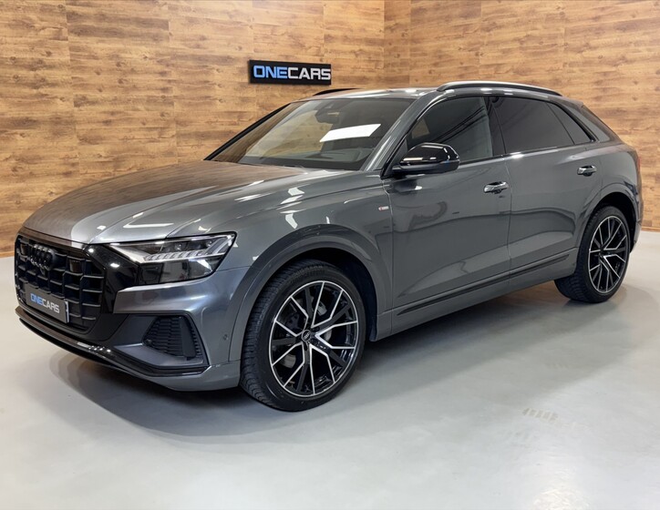 Audi Q8 1