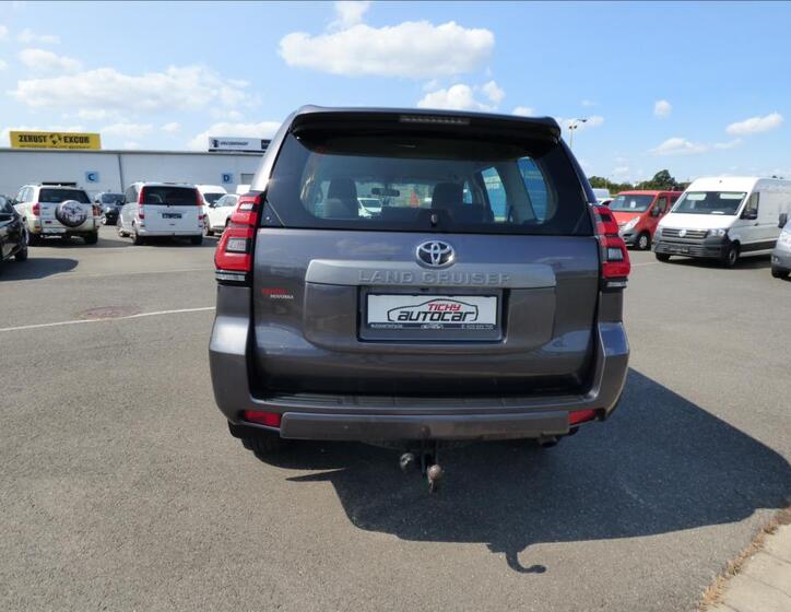 Toyota Land Cruiser 4