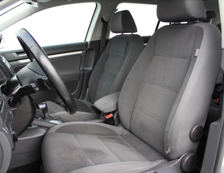 Volkswagen Golf 9