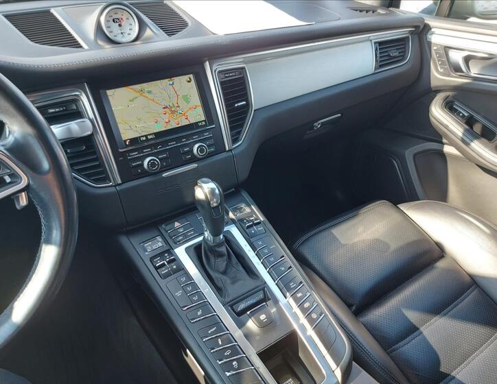 Porsche Macan 35