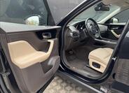 Jaguar F-Pace 10