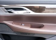 BMW Řada 7 24
