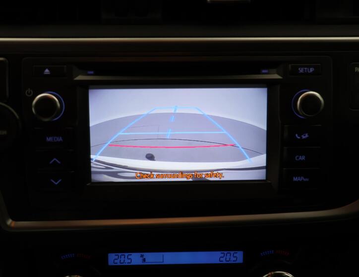 Toyota Auris 22