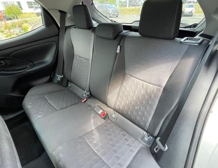 Toyota Yaris 9