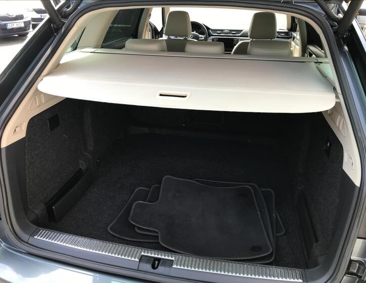 Škoda Superb 9