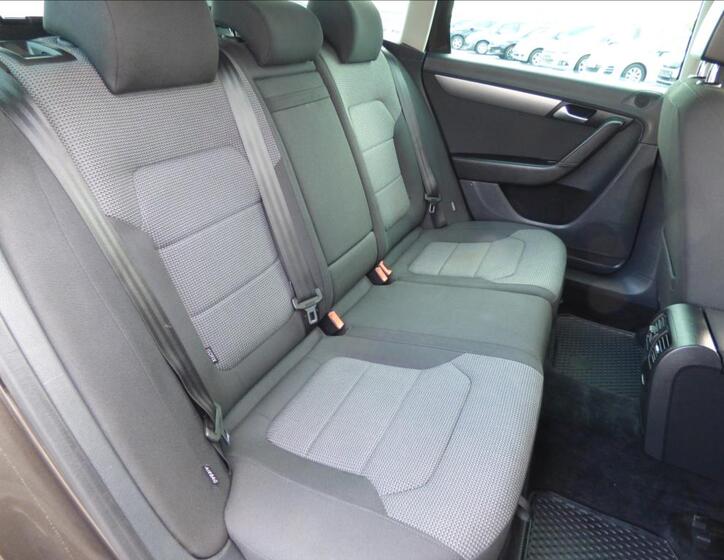Volkswagen Passat 55