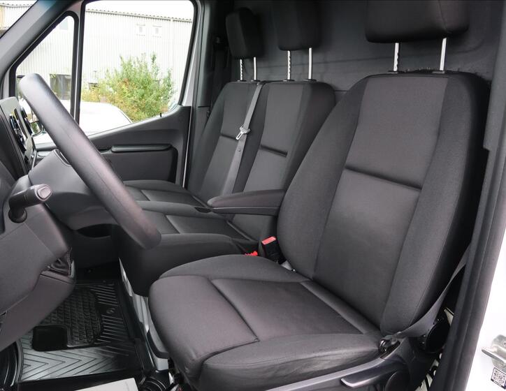 Mercedes-Benz Sprinter 10