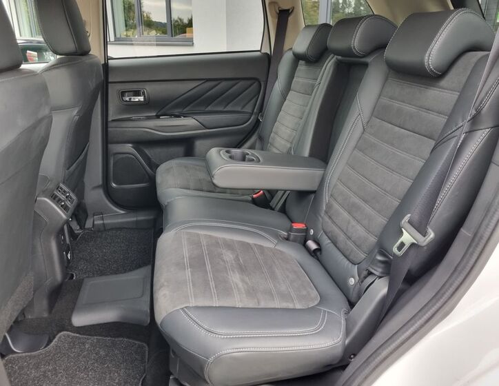 Mitsubishi Outlander 12