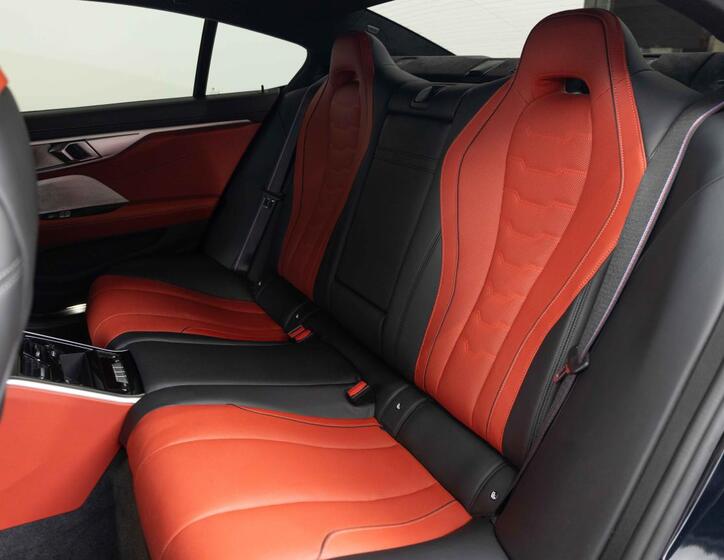 BMW Řada 8 21