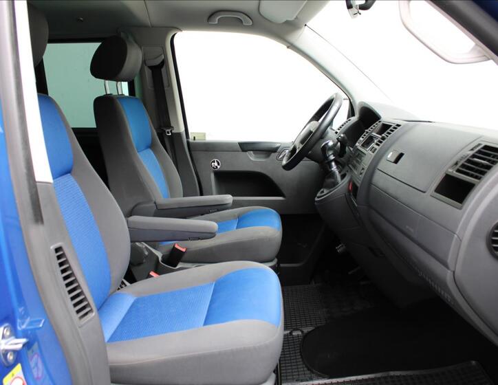 Volkswagen Caravelle 26