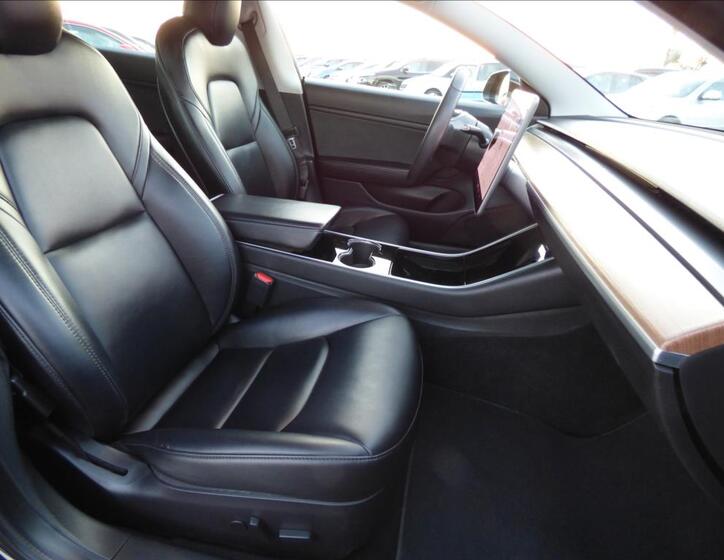 Tesla Model 3 51