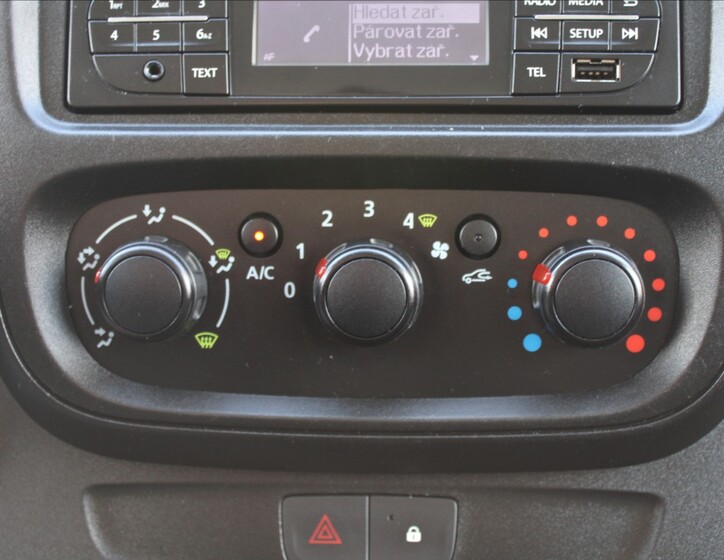 Renault Trafic 13