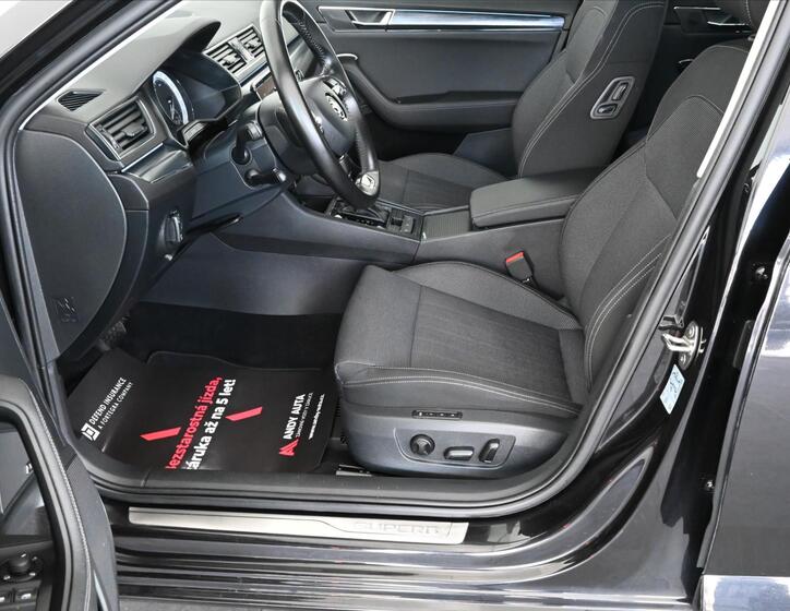 Škoda Superb 9