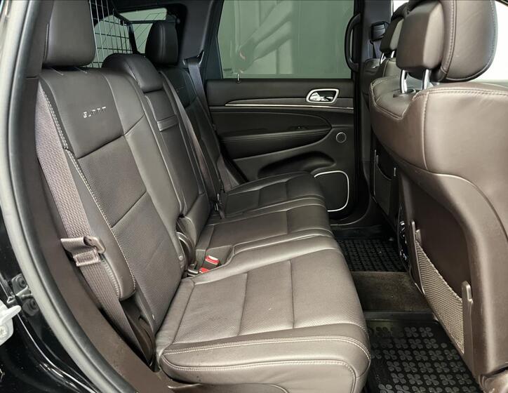Jeep Grand Cherokee 38