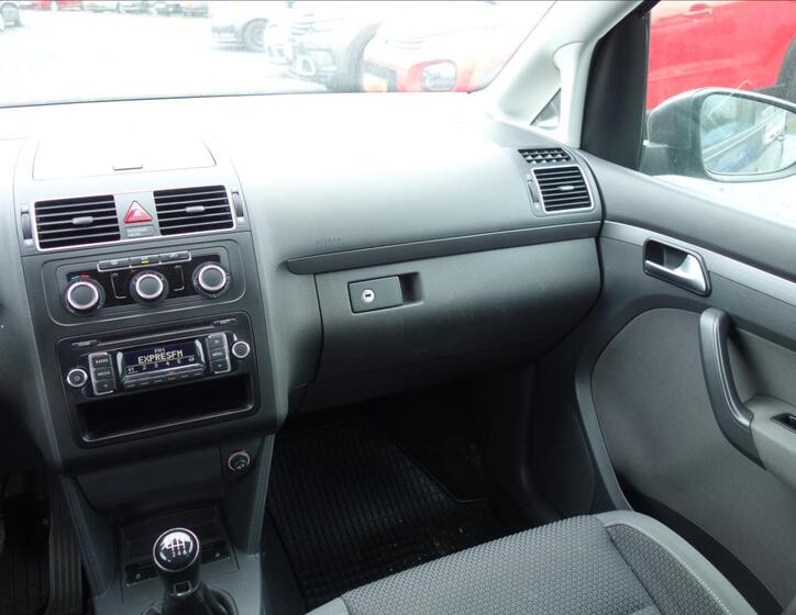 Volkswagen Touran 19