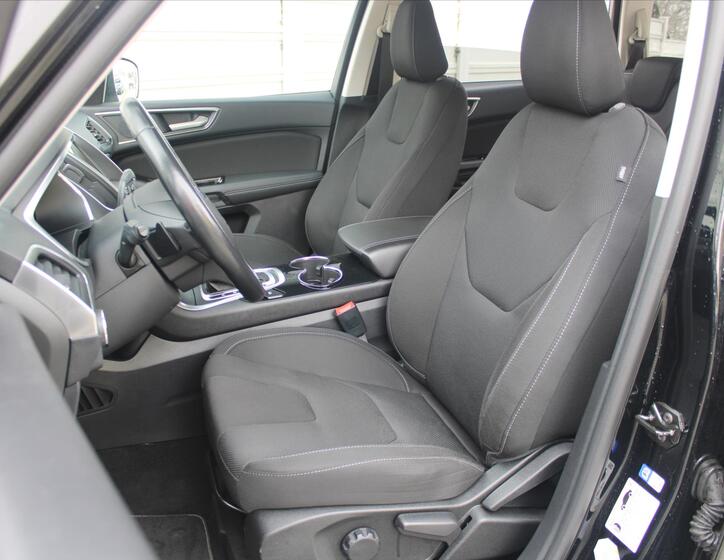 Ford S-MAX 10