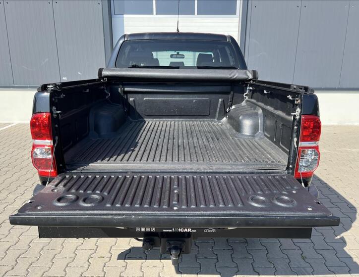 Toyota Hilux 8