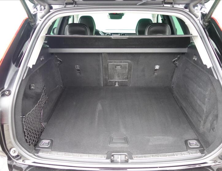 Volvo XC60 30