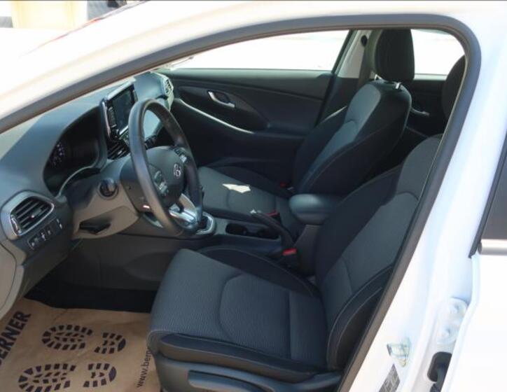 Hyundai i30 11
