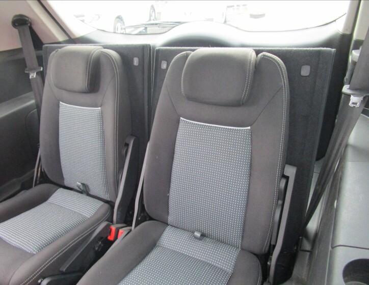 Ford S-MAX 32