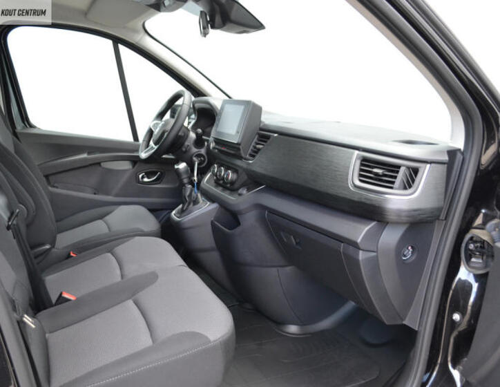 Renault Trafic 10