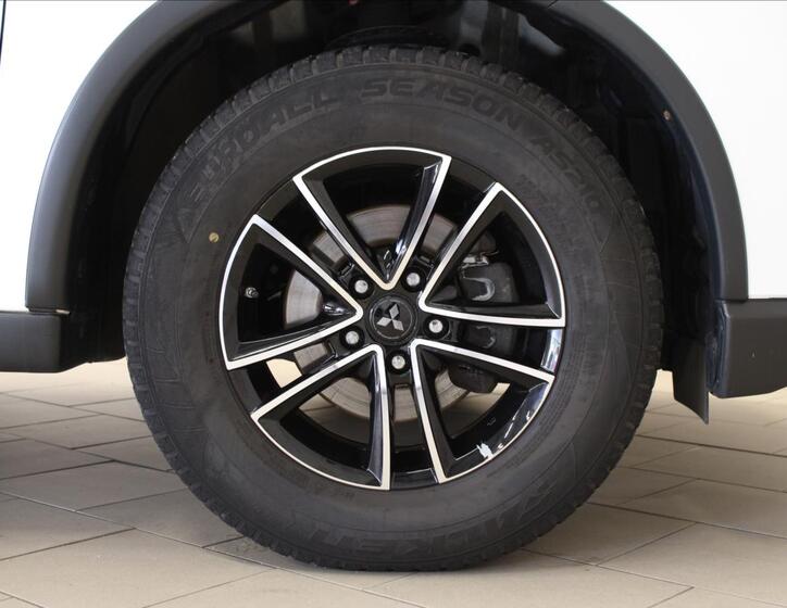 Mitsubishi Outlander 30