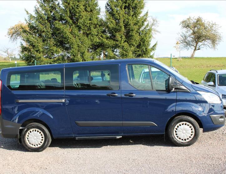 Ford Tourneo Custom 4