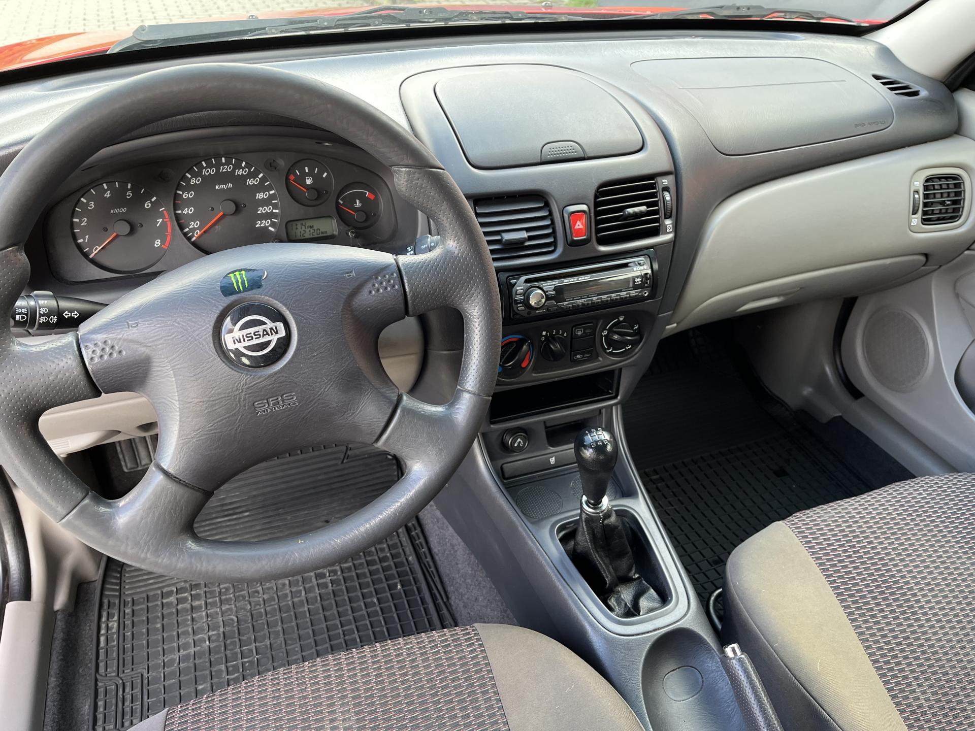 Nissan Almera