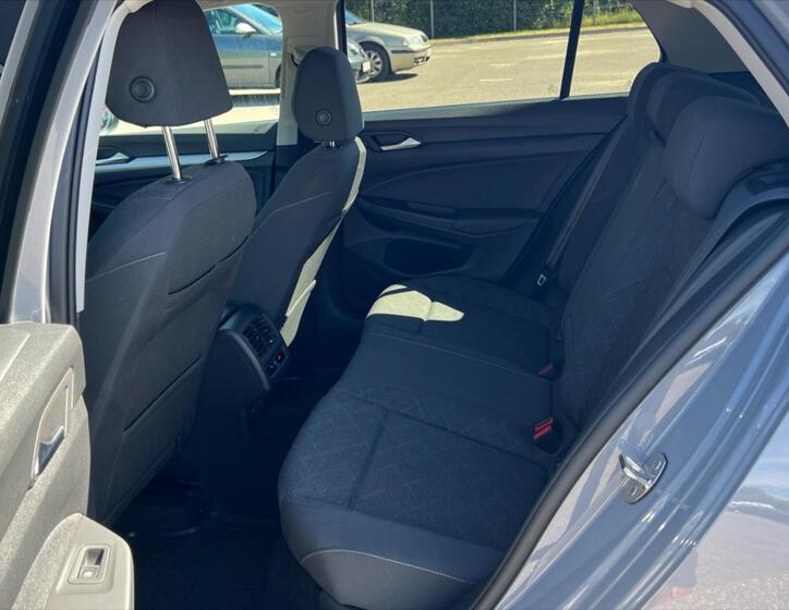 Volkswagen Golf 13