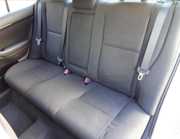 Toyota Avensis 21