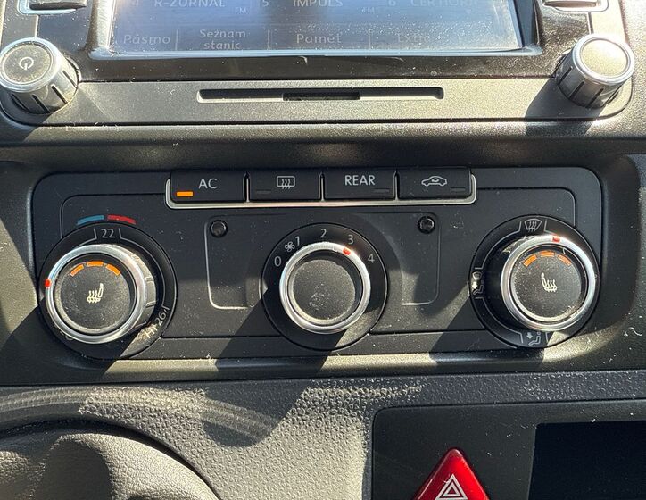 Volkswagen Caravelle 17
