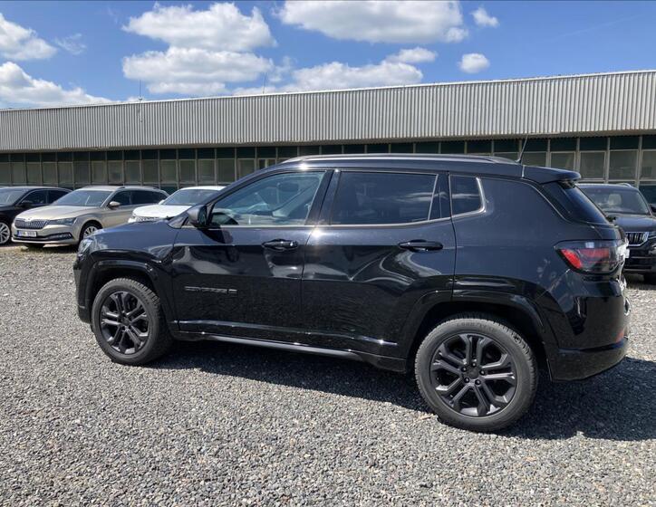 Jeep Compass 4