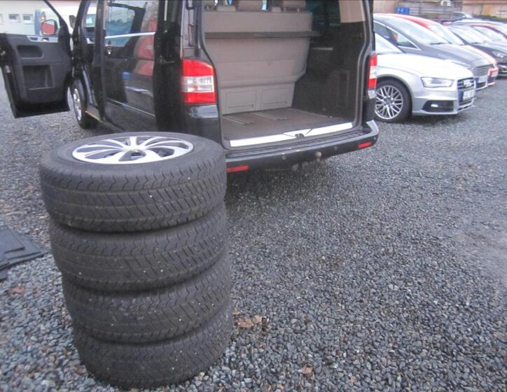 Volkswagen Multivan 56