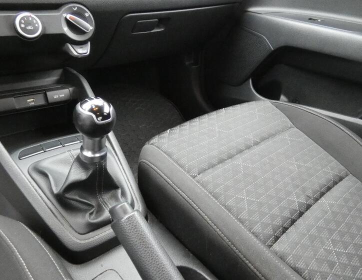 KIA Rio 6