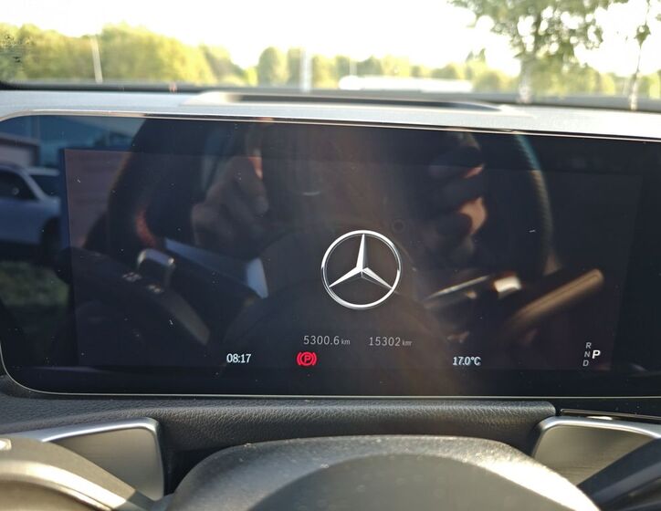 Mercedes-Benz EQB 16