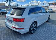 Audi Q7 8