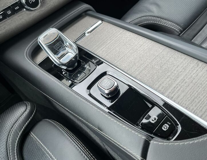 Volvo XC90 24