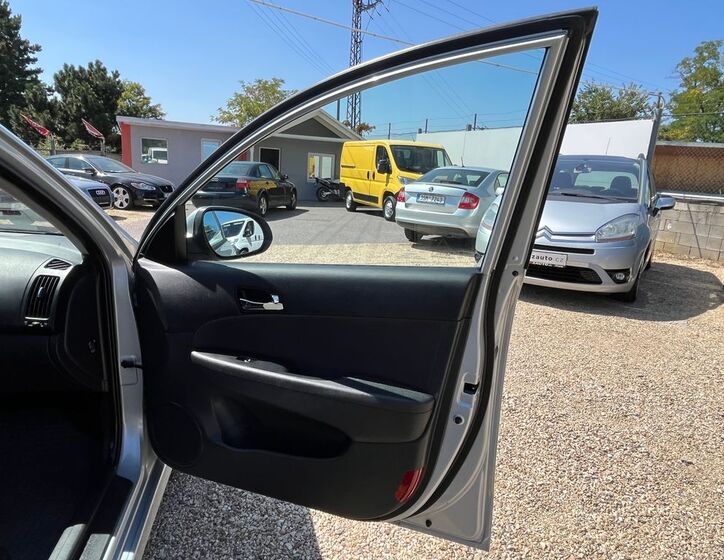 Hyundai i30 16