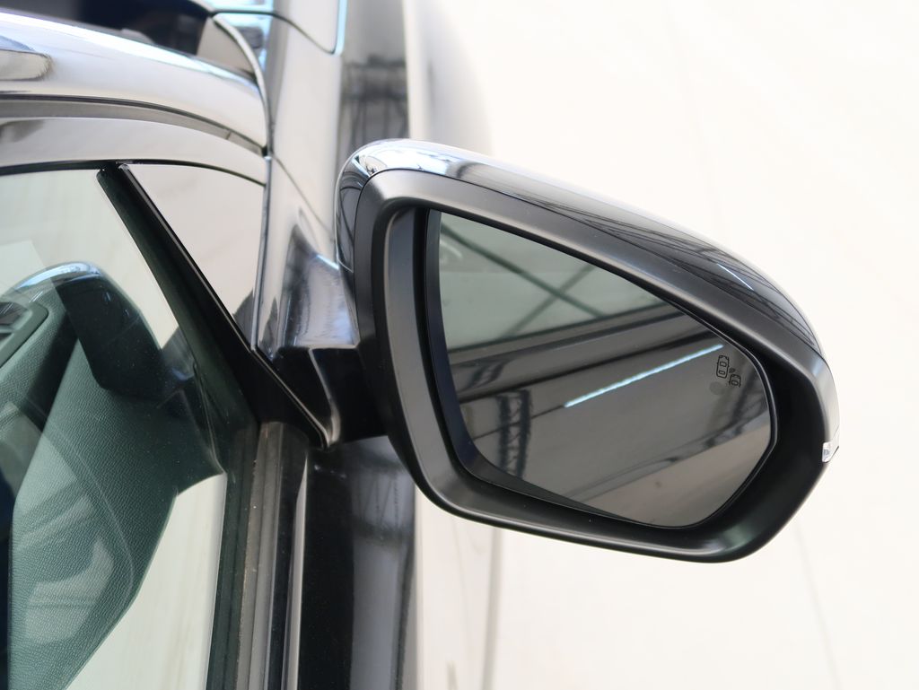 DS Automobiles DS7 Crossback