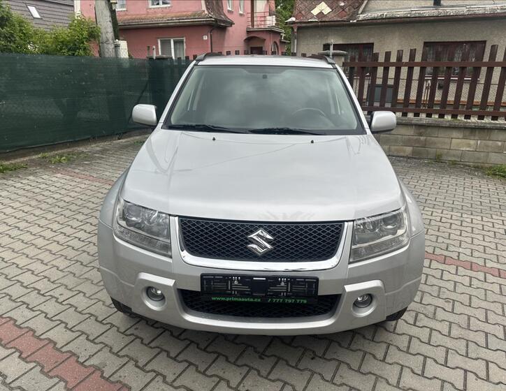 Suzuki Grand Vitara 10