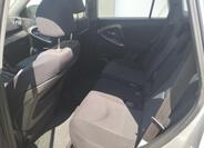 Toyota RAV4 10